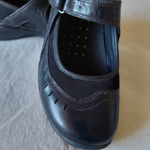 Clarks black leather walking comfort shoes size 6.5 - Picture 4 of 13